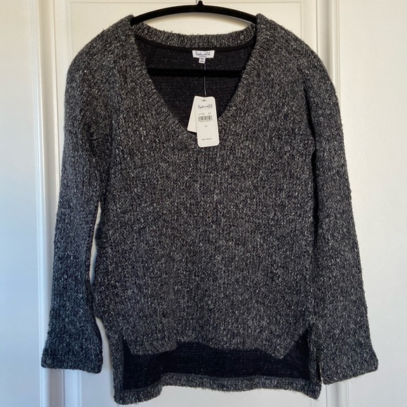 NWT Splendid Sparkly Gray V-necked Sweater Size XS - Picture 1 of 5